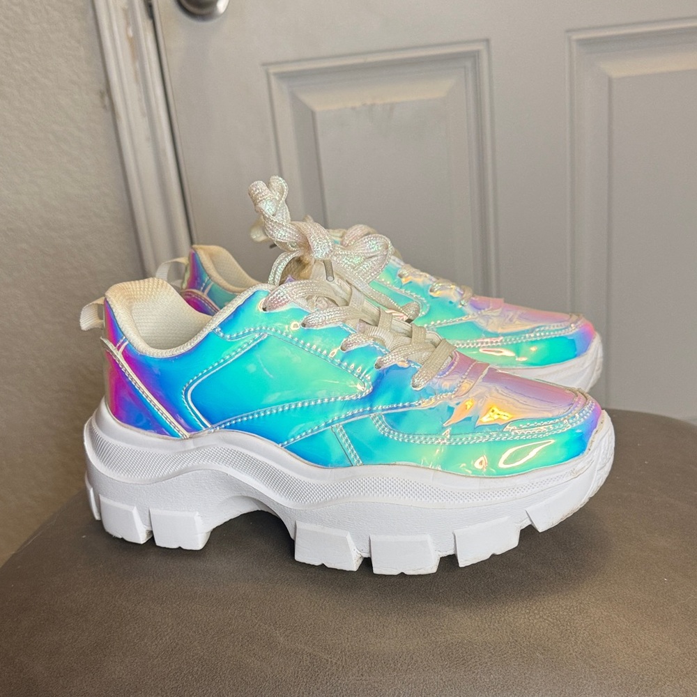 Iridescent Chunky Platform Sneakers for Women - Holographic Blue